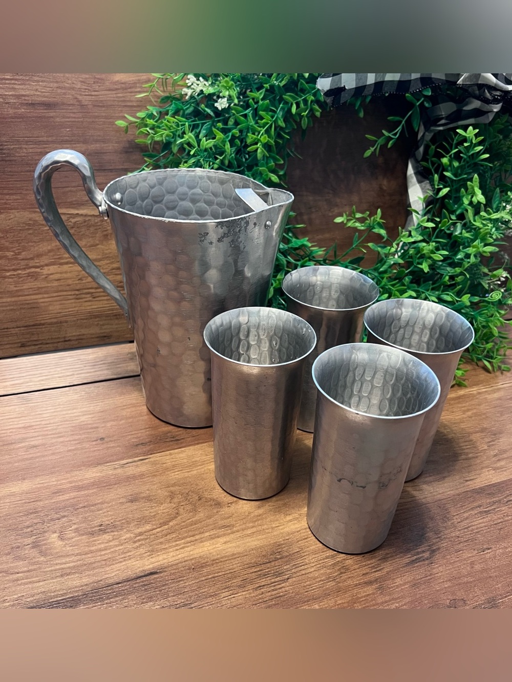 Vintage Hand Forged Everlast Metal Hammered Aluminum Pitcher 8" Tall With 4 Cups